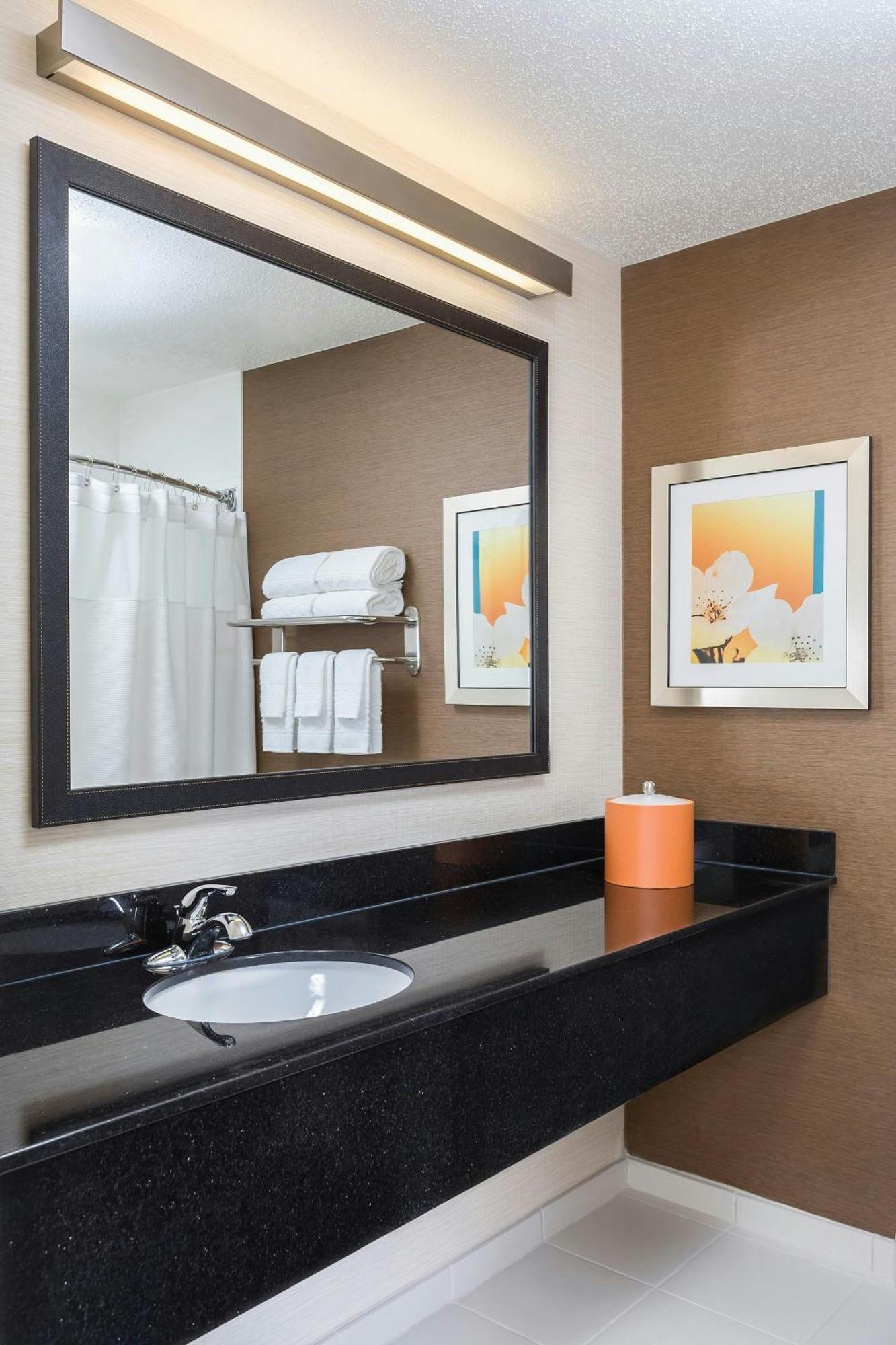 Fairfield Inn & Suites Гранд-Рапидс Экстерьер фото